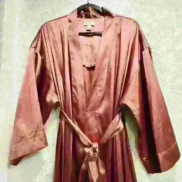 COPY - Cabernet Women' s Solid Satin Short Wrap Robe size XL - Picture 5 of 12